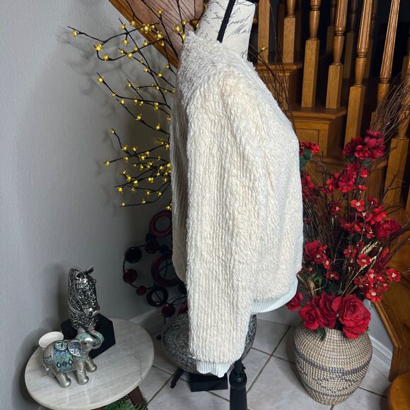 Doe & Rae Women's Cream color Sherpa Zip Up Bomber Jacket Size M - Picture 3 of 8